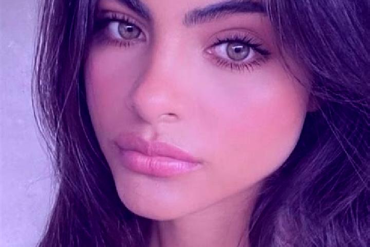 Penelope, 24, a black green-eyed european companion based in Xunzhai. Offering Duos, Travel Companion, OWO. Available for incall and outcall, overnight booki...