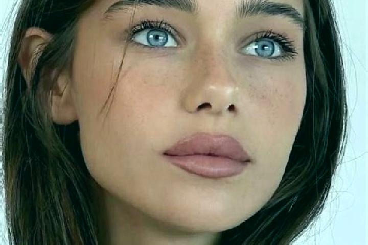 Penelope, 24, a brunette brown-eyed mixed companion based in Bierges. Offering Travel Companion, Striptease, GFE. Available for incall and outcall, overnight...
