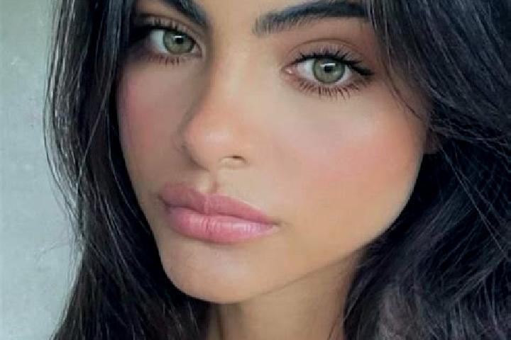 Penelope, 24, a brunette green-eyed caucasian companion based in Nagrak. Offering Striptease, Prostate Massage, Fetish, Erotic Massage, CIM. Available for in...