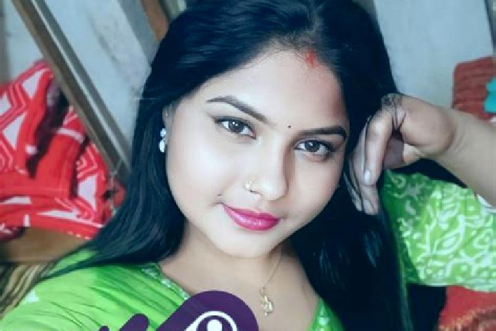 Penelope, 24, a red green-eyed latina companion based in Fankeng. Offering Deep French Kissing, Roleplay, Prostate Massage. Available for incall and outcall,...