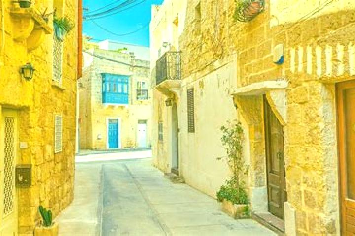Penelope, 24 — Escort in Naxxar, Malta