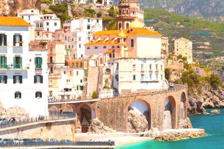 Penelope, 24 — Escort in Pasturana, Italy