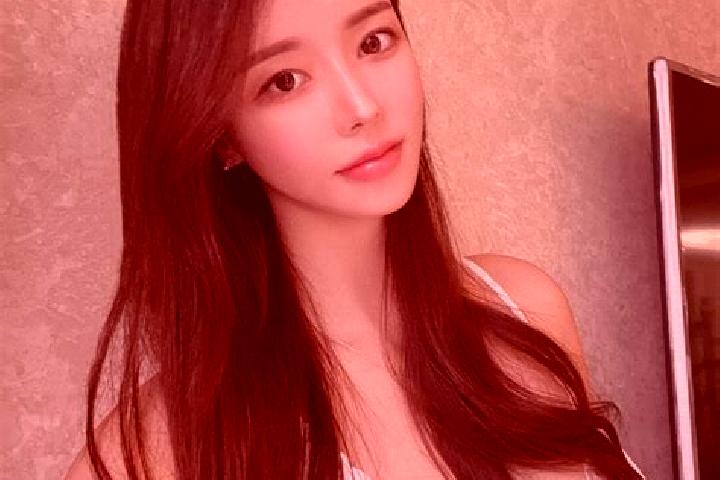 Penelope, 24 — Escort in Wangcungang, China