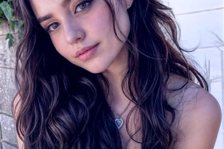 Penelope, 25, a auburn brown-eyed latina companion based in Minicoy. Offering CIM, Girlfriend Experience, Erotic Massage, Overnight. Available for incall and...