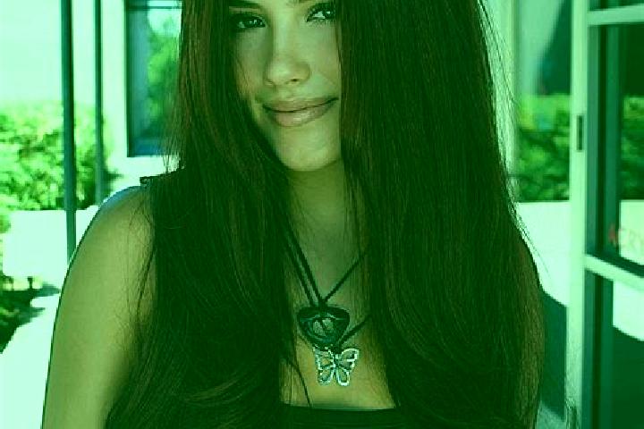 Penelope, 25, a auburn dark-eyed middle eastern companion based in Vinneuf. Offering Overnight, Fetish, Couples. Available for incall and outcall, overnight ...