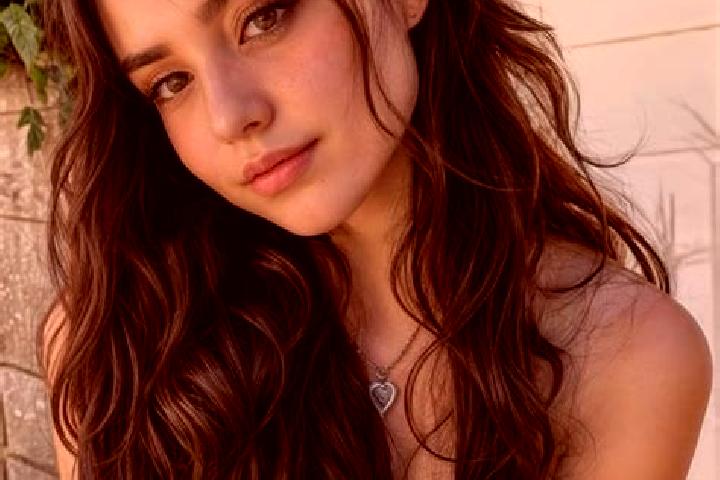 Penelope, 25, a auburn hazel-eyed asian companion based in Hemmatabad. Offering Tantra, Party Girl, Erotic Massage. Available for incall and outcall, day and...