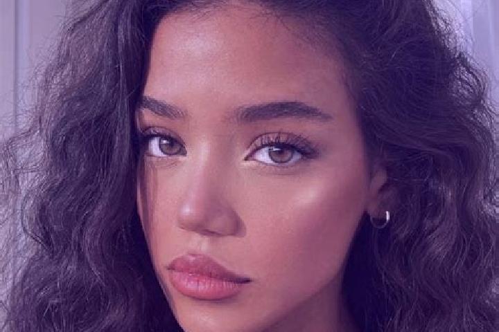 Penelope, 25, a black brown-eyed caucasian companion based in Availles-sur-Seiche. Offering Tantra, OWO, Domination. Available for incall and outcall, day an...