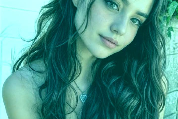 Penelope, 25, a black hazel-eyed middle eastern companion based in Dossena. Offering A-Level, 69, Duos, Girlfriend Experience. Available for incall and outca...