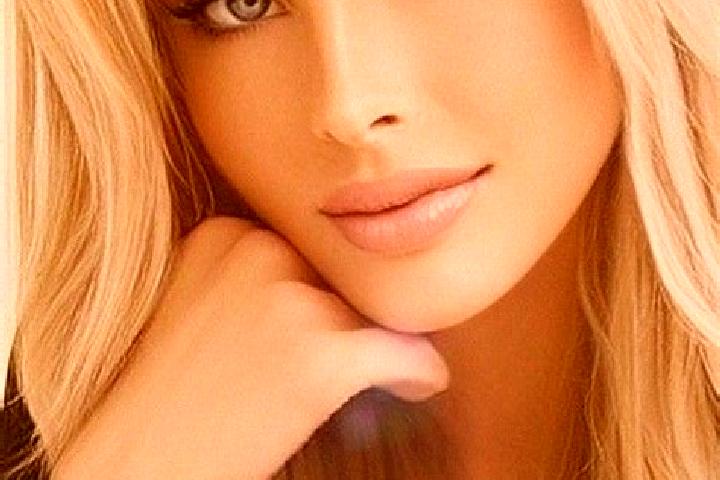 Penelope, 25, a blonde dark-eyed caucasian companion based in Recarei. Offering CIM, Overnight, BDSM. Available for incall and outcall, day and evening dates.