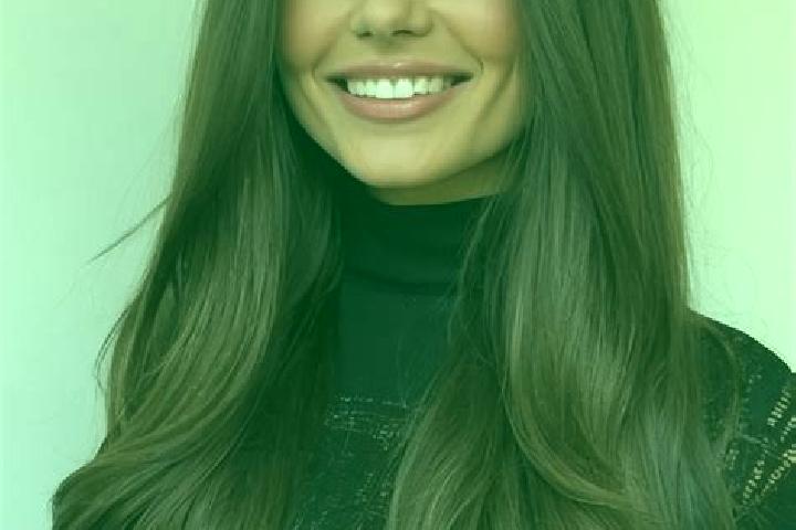 Penelope, 25, a brunette dark-eyed european companion based in Prijek. Offering Erotic Massage, Tantra, 69. Available for incall and outcall, day and evening...