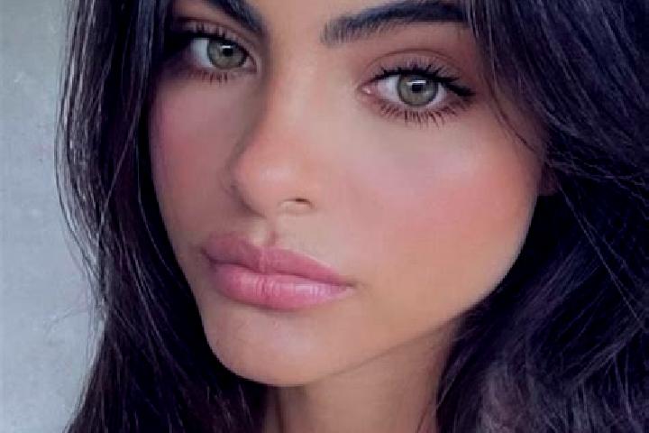 Penelope, 25, a brunette green-eyed european companion based in Luogang. Offering Overnight, Deep French Kissing, A-Level, Tantra. Available for incall and o...