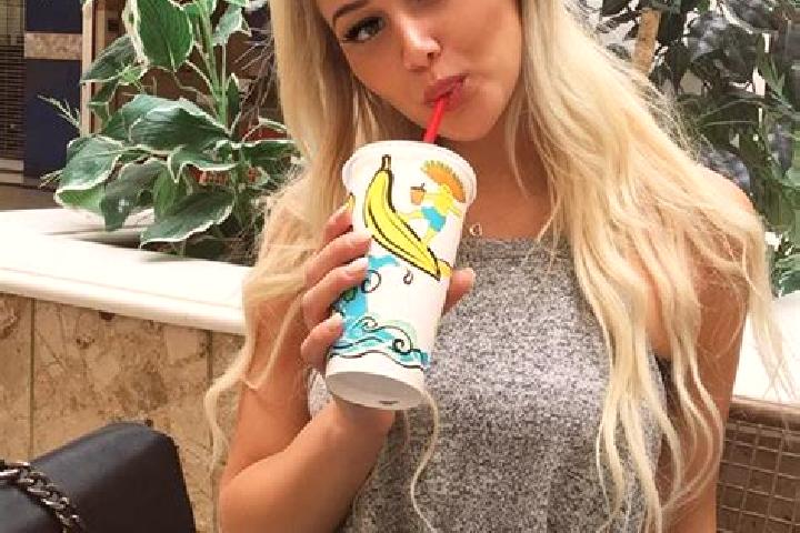 Penelope, 25, a dark blonde amber-eyed ebony companion based in Sherwood. Offering 69, Travel Companion, Couples, CIM, Striptease. Available for incall and o...