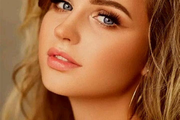 Penelope, 25, a dark blonde blue-eyed european companion based in Vukatane. Offering Travel Companion, Girlfriend Experience. Available for incall and outcal...