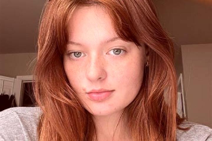 Penelope, 25, a red hazel-eyed ebony companion based in Aixe-sur-Vienne. Offering CIM, Couples, Fetish. Available for incall and outcall, day and evening dates.