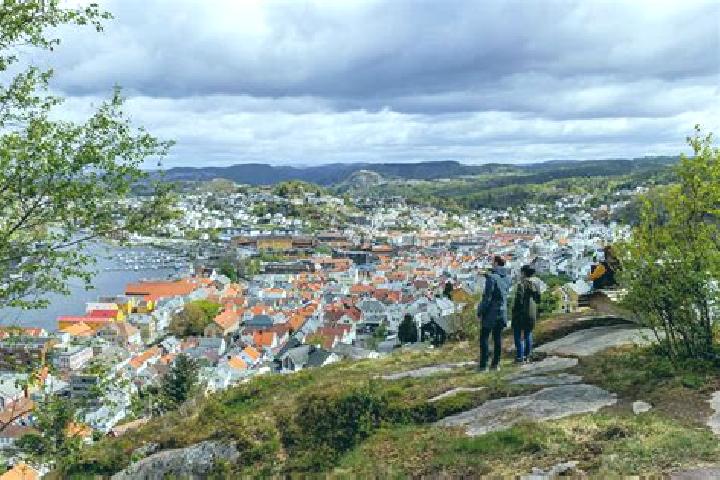 Penelope, 25 — Escort in Moldjord, Norway