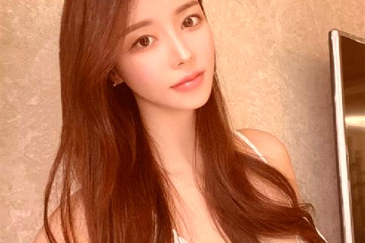 Penelope, 25 — Escort in Wanglinkou, China