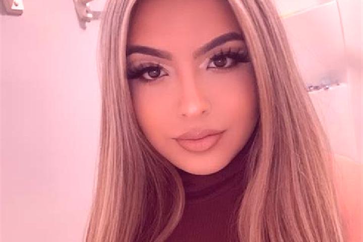 Penelope, 26, a blonde brown-eyed latina companion based in Qingping. Offering Striptease, Massage, Party Girl, Couples. Available for incall and outcall, da...