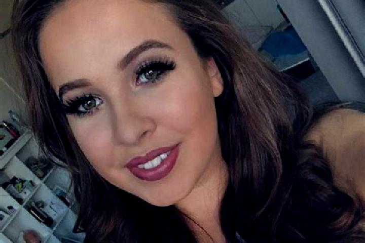 Penelope, 26, a brunette amber-eyed european companion based in Litchfield. Offering Girlfriend Experience, Deep French Kissing, Prostate Massage, Party Girl...