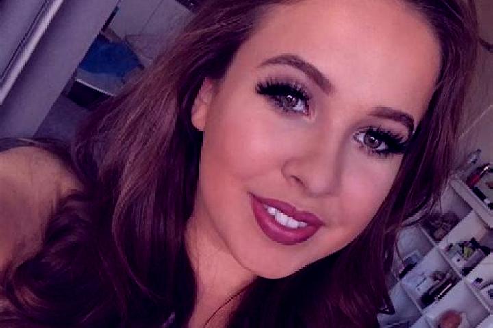 Penelope, 26, a chestnut grey-eyed mixed companion based in Blokdesa Situgede. Offering Party Girl, Deep French Kissing, Girlfriend Experience, OWO. Availabl...