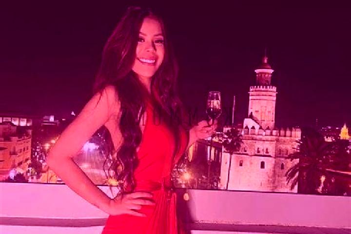 Penelope, 26, a red dark-eyed slavic companion based in Arachinovo. Offering Party Girl, GFE, Travel Companion. Available for incall and outcall, day and eve...