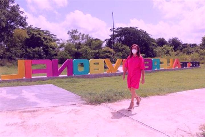 Penelope, 26 — Escort in Alfredo V. Bonfil, Mexico