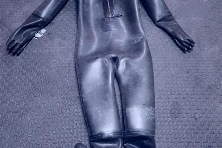 Penelope, 27, a black brown-eyed ebony companion based in Boissy-le-Cutte. Offering Overnight, Fetish, BDSM. Available for incall and outcall, day and evenin...