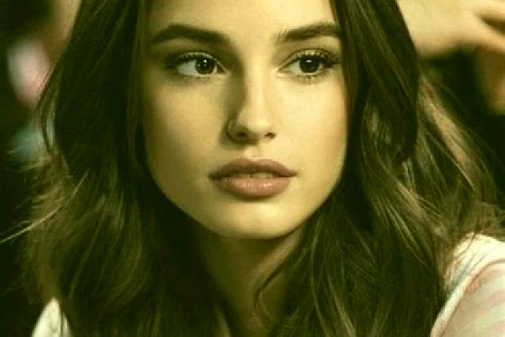 Penelope, 27, a brunette brown-eyed caucasian companion based in Hindalgi. Offering BDSM, Duos, Erotic Massage, Massage, OWO. Available for incall and outcal...