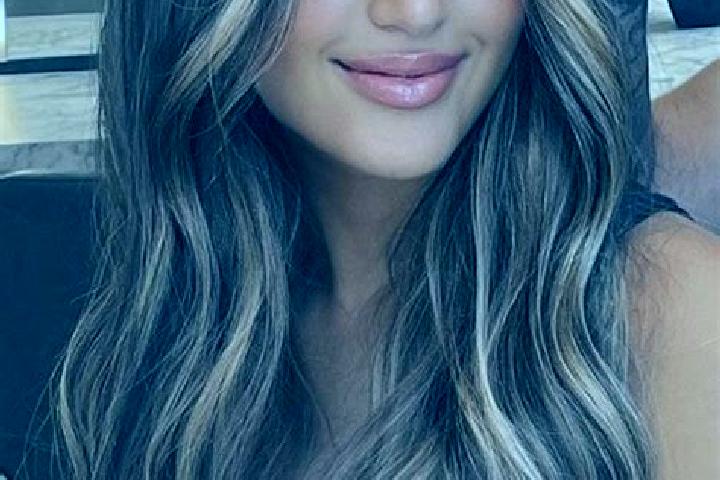 Penelope, 27, a dark blonde dark-eyed mediterranean companion based in Schlieren / Engstringerquartier. Offering OWO, Massage. Available for incall and outca...