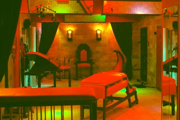 Penelope, 27, a red blue-eyed european companion based in Mavitayi. Offering BDSM, Fetish, Tantra, Domination. Available for incall and outcall, overnight bo...