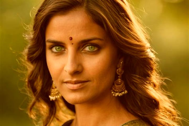 Penelope, 27, a red green-eyed indian companion based in Volstroff. Offering Travel Companion, Dinner Date, Domination. Available for incall and outcall, day...