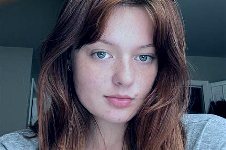 Penelope, 27, a red grey-eyed european companion based in Neillsville. Offering 69, Couples, GFE. Available for incall and outcall, day and evening dates.