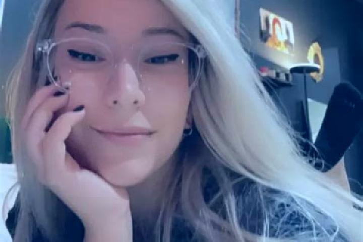 Penelope, 28, a blonde grey-eyed ebony companion based in Ogura. Offering Overnight, Massage, BDSM. Available for incall and outcall, day and evening dates.