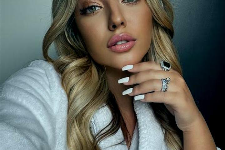 Penelope, 28, a blonde grey-eyed latina companion based in Denizyaka. Offering Roleplay, Couples, 69, Girlfriend Experience. Available for incall and outcall...
