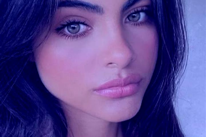 Penelope, 28, a brunette green-eyed middle eastern companion based in Bezanjerd. Offering GFE, CIM, Party Girl. Available for incall and outcall, day and eve...