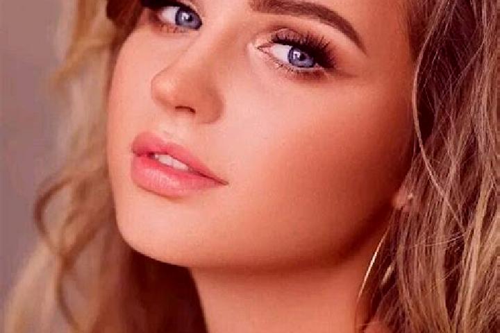 Penelope, 28, a dark blonde blue-eyed caribbean companion based in Novonikol sk. Offering Erotic Massage, Girlfriend Experience, Deep French Kissing. Availab...