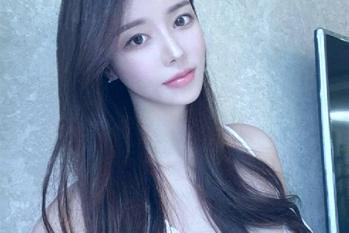 Penelope, 28 — Escort in Xiao ao, China