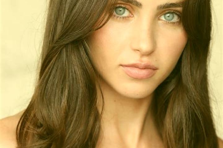 Penelope, 29, a auburn brown-eyed middle eastern companion based in Shiniu. Offering Striptease, OWO, BDSM. Available for incall and outcall, day and evening...