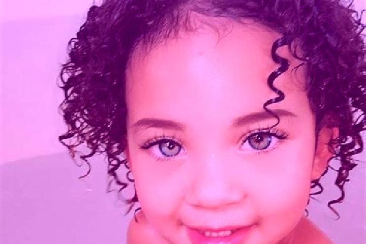 Penelope, 29, a black green-eyed mixed companion based in Salihli. Offering A-Level, CIM, Travel Companion. Available for incall and outcall, day and evening...