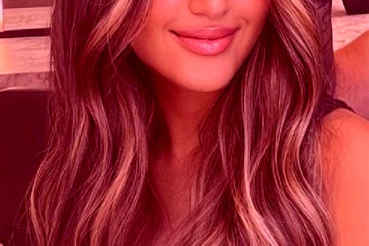 Penelope, 29, a dark blonde brown-eyed slavic companion based in Franklin. Offering Couples, Erotic Massage, Party Girl, Deep French Kissing. Available for i...
