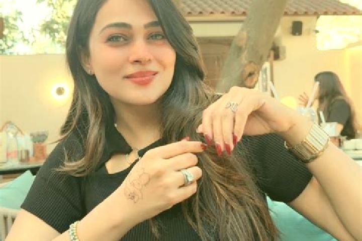 Penelope, 29 — Escort in Dhola, India