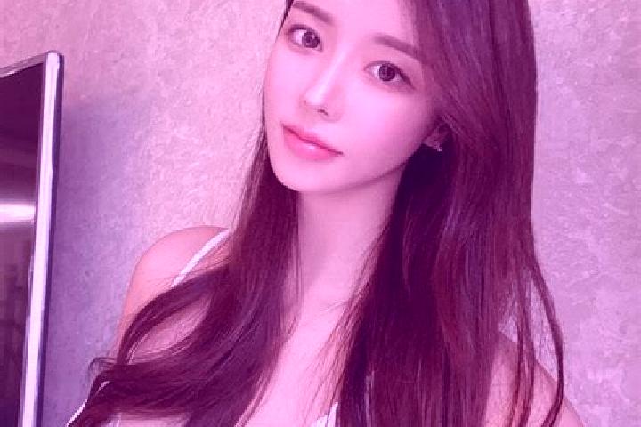 Penelope, 29 — Escort in Kayalioglu, Turkey