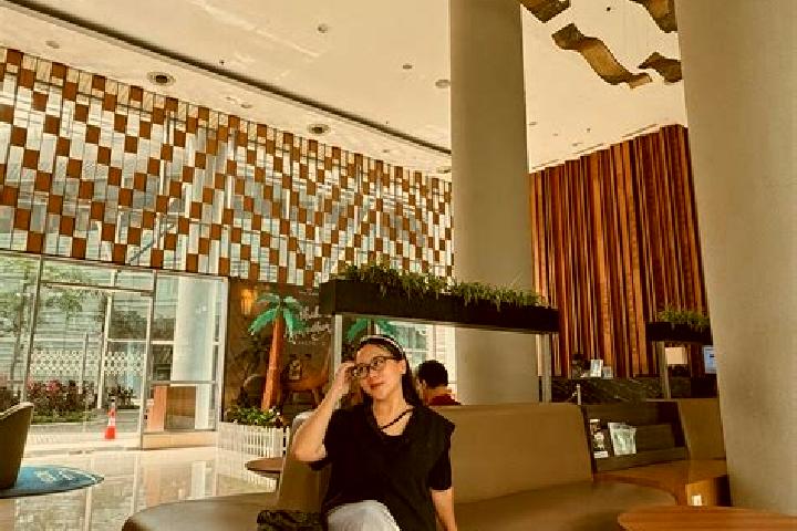 Penelope, 29 — Escort in Pagedangan, Indonesia
