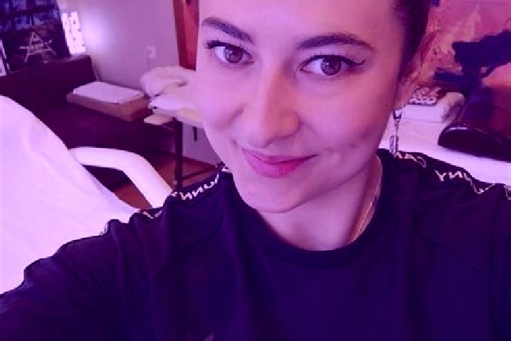 Penelope, 30, a brunette dark-eyed asian companion based in Lochmaben. Offering BDSM, Girlfriend Experience, OWO, Dinner Date, Erotic Massage. Available for ...