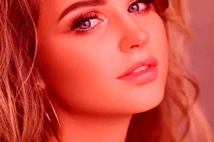 Penelope, 30, a dark blonde blue-eyed mediterranean companion based in Plan de Limon. Offering Girlfriend Experience, CIM, Domination, Dinner Date. Available...