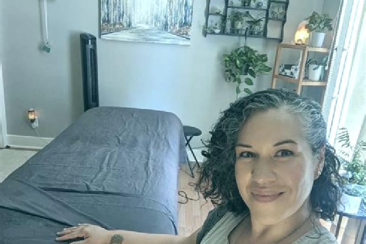 Penelope, 31, a black dark-eyed latina companion based in Wisconsin Rapids. Offering OWO, Erotic Massage, Couples. Available for incall and outcall, overnigh...