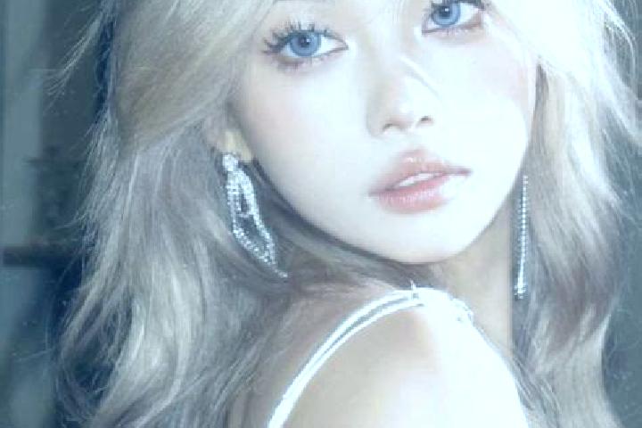 Penelope, 31, a blonde blue-eyed asian companion based in Igea. Offering Dinner Date, OWO, BDSM. Available for incall and outcall, day and evening dates.