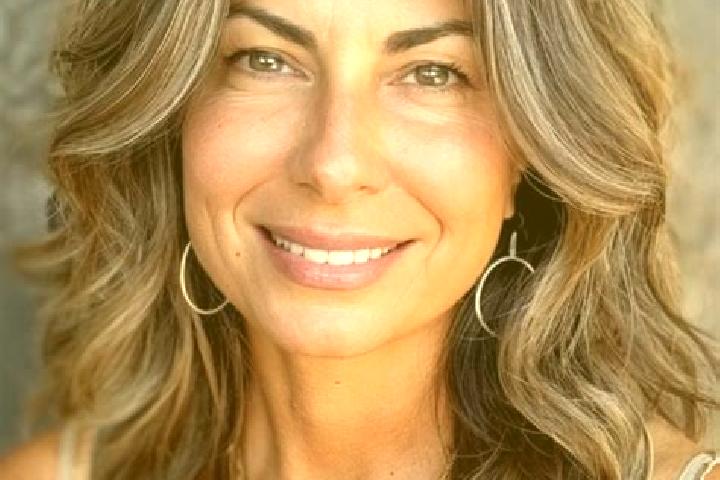 Penelope, 31, a brunette grey-eyed middle eastern companion based in Silvani. Offering Duos, Erotic Massage, Travel Companion, Dinner Date. Available for inc...