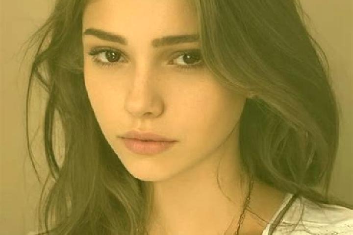 Penelope, 31, a chestnut hazel-eyed slavic companion based in Pathhead. Offering Duos, Massage, GFE, Girlfriend Experience, OWO. Available for incall and out...