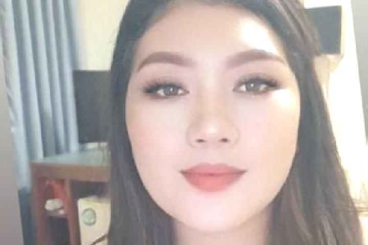 Penelope, 31, a dark blonde amber-eyed asian companion based in Southgate. Offering GFE, CIM. Available for incall and outcall, day and evening dates.