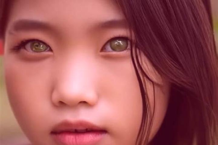 Penelope, 31, a red green-eyed asian companion based in Estero Hondo. Offering Overnight, 69, OWO. Available for incall and outcall, day and evening dates.